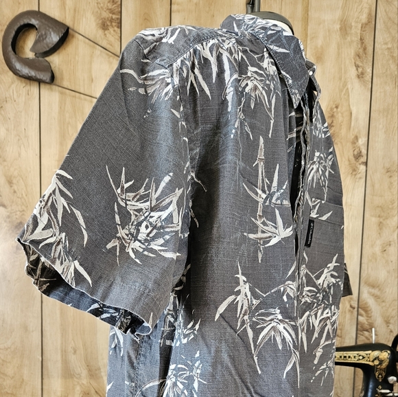 Columbia Short Sleeve Button Up Shirt - Picture 7 of 15